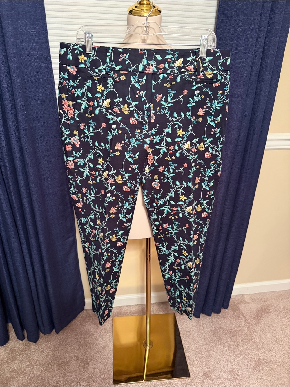 Talbots Floral Print Black Tappered Leg Pants w/Green Vines & Multicolor Flowers